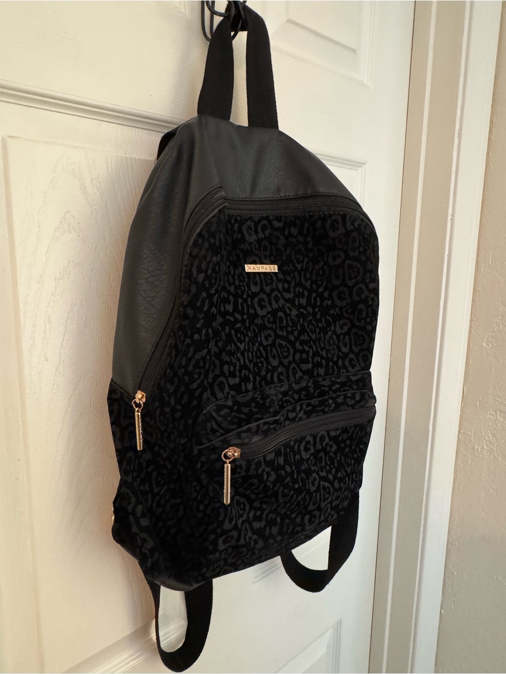 Rampage Black Velvet Leopard Print
Fashion Backpack Goth Y2K. (EUC) - Picture 6 of 9